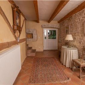 5 Bedroom Istrian Villa Estate with Large Pool and Gardens near Barban, Sleeps 12